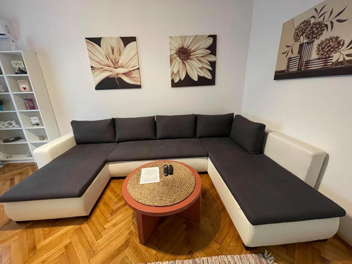 Interbellic Flat Apartment Bucharest Exterior photo